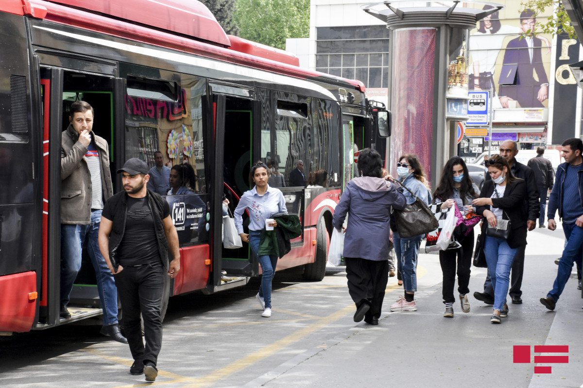 В Азербайджане продлен запрет на работу общественного транспорта по выходным