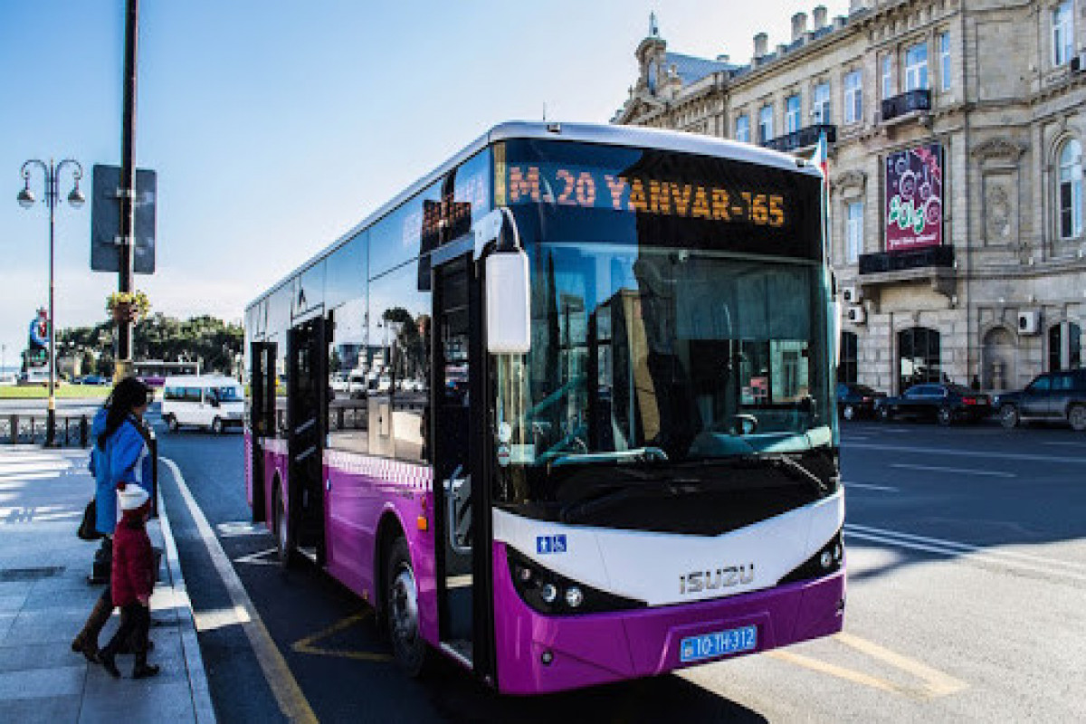 В дни праздника Гурбан в Баку маршрутные автобусы и метро будут работать