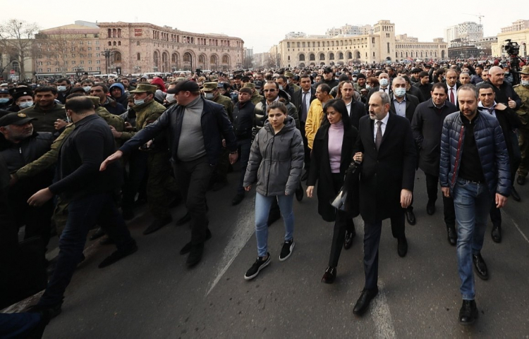 Газета «Сабах»: «Ситуация в Армении вышла из-под контроля» - ЧАС-ПИК