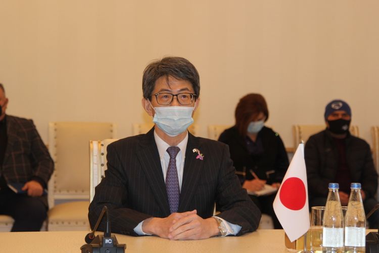 Посол Японии осудил теракты против гражданского населения в Гяндже