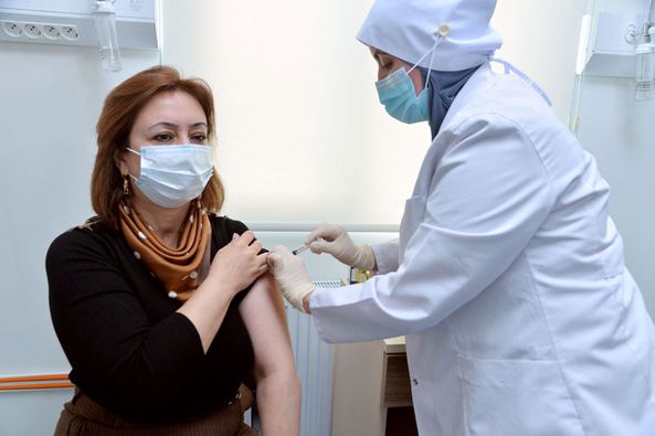 Коллектив Управления образования города Баку прошел вакцинацию - ФОТО