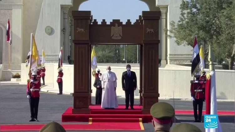 Папа Римский совершил первый в истории визит в Ирак