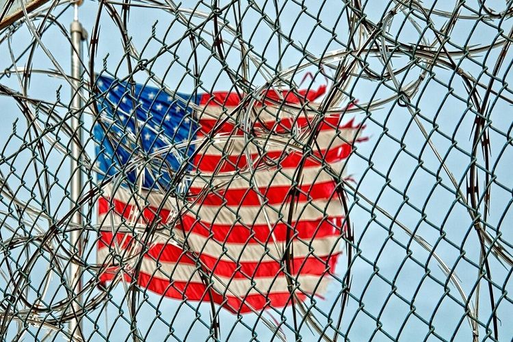 В США невиновных заключенных освободили спустя 20 лет тюрьмы