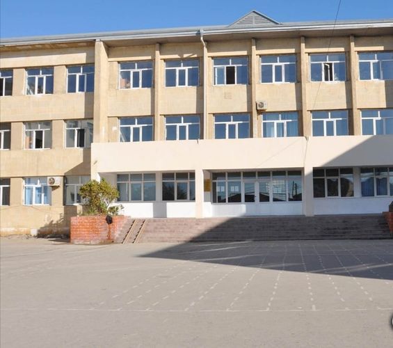 В Баку после карантина возобновила работу очередная школа 