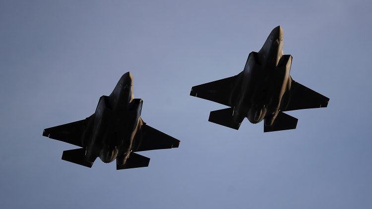 В Конгрессе США назвали истребитель F-35 «крысиной норой»
