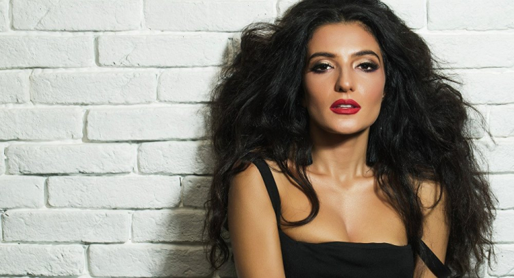 Азербайджанская певица показала идеальную фигуру - ФОТО
