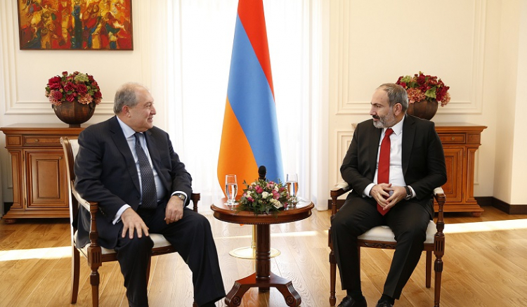 Саркисян и Пашинян обсудили возможность проведения досрочных выборов
