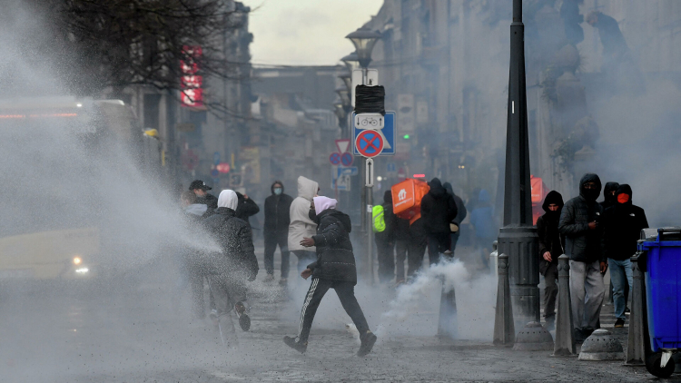 На акции в Бельгии полиция применила водометы и слезоточивый газ