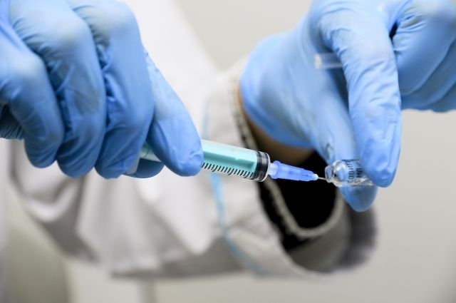 В Гонконге два человека скончались после прививки от коронавируса
