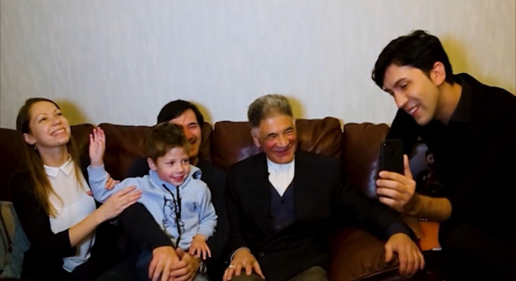 Внук и правнуки Тагиева познакомились на программе AzTV