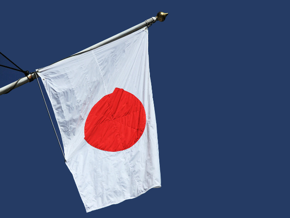 Премьер Японии привился американской вакциной перед встречей с Байденом - ФОТО