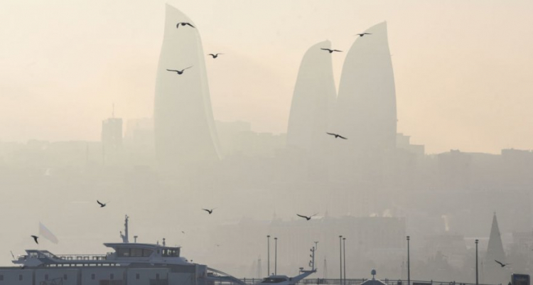 В Баку туманная погода сохранится до завтрашнего дня
