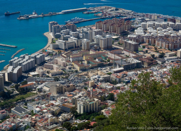 Гибралтар первым в мире завершил вакцинацию всего взрослого населения
