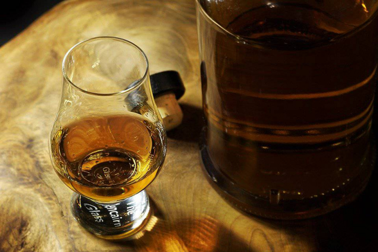 ФАС России запретил ереванскому «Арарату» продавать виски, схожий с шотландским