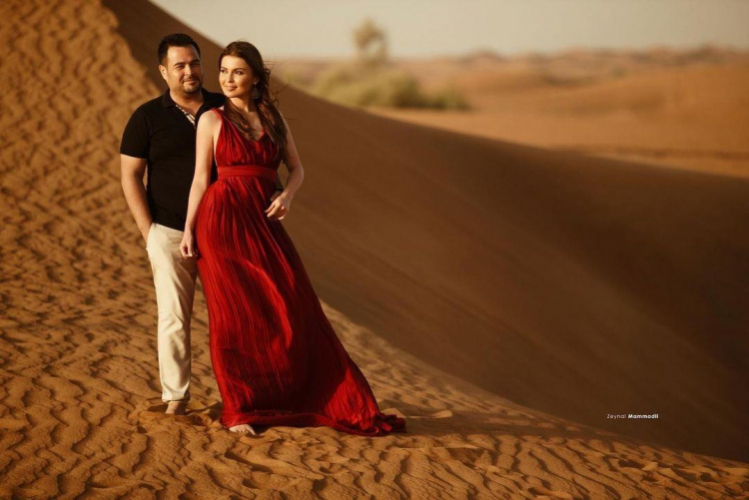 Азербайджанская певица с супругом устроила фотосессию в пустыне - ФОТО