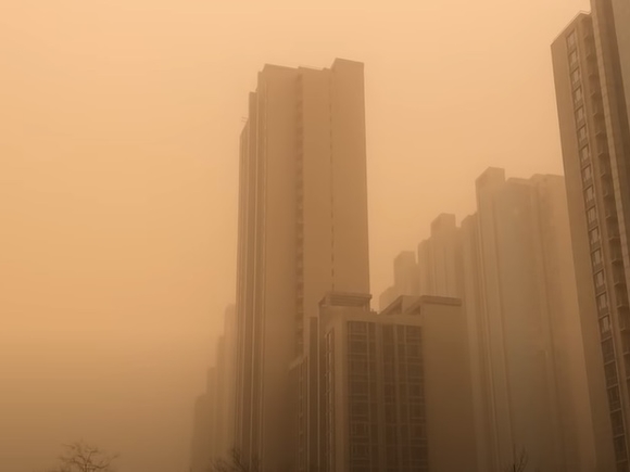 На Южную Корею и Японию обрушилась мощная пылевая буря