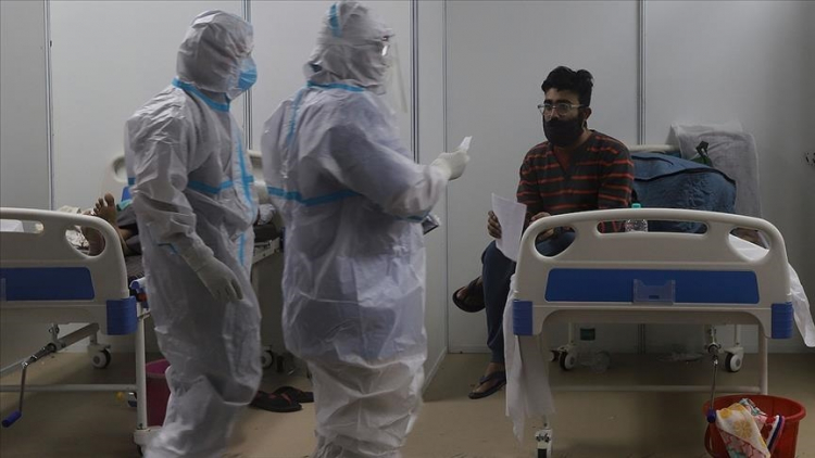 В Индии зафиксировали рекордное число смертей в сутки из-за коронавируса