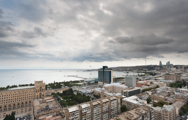 В Баку ожидается переменная облачность