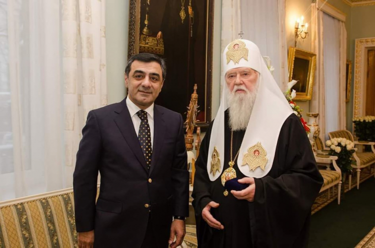 Эльмар Мамедов поздравил православных украинцев
