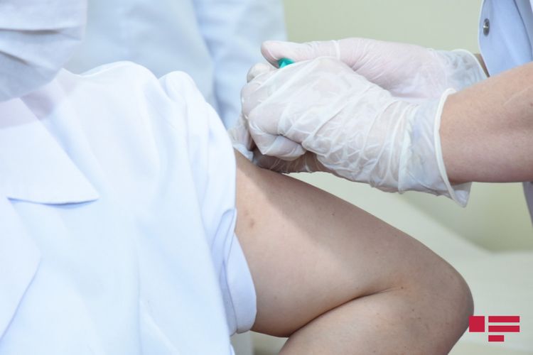 В Азербайджане начинается применение вакцины Vaxzevria от COVİD-19 