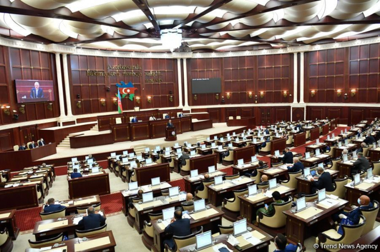 Парламент Азербайджана обсудит сегодня более 20 вопросов
