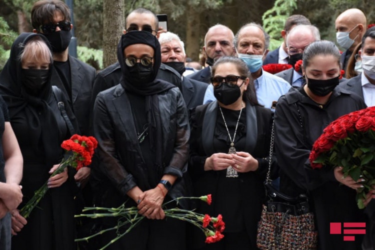 В Баку состоялись похороны Таира Салахова - ФОТО - ОБНОВЛЕНО-1