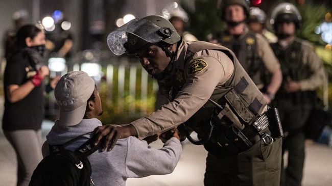 В США задержали почти 150 человек при беспорядках на TikTok-вечеринке