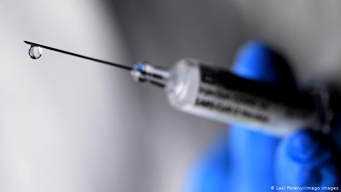 В Великобритании могут ввести обязательную вакцинацию для медиков
