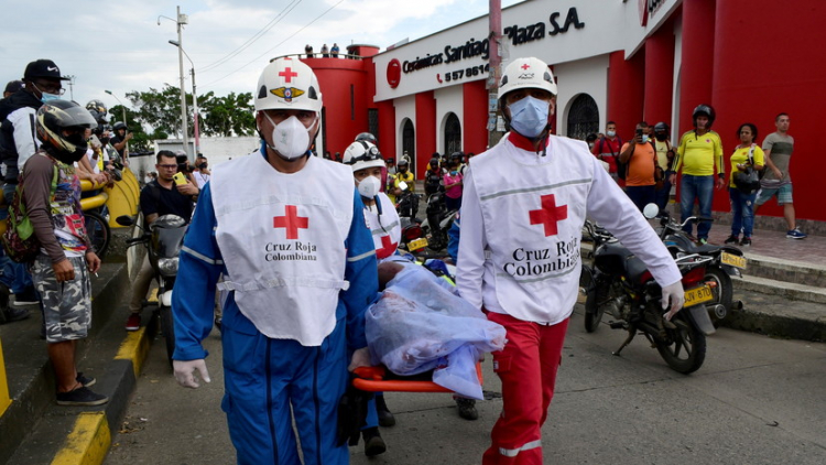 В результате беспорядков на западе Колумбии погибли не менее 10 человек