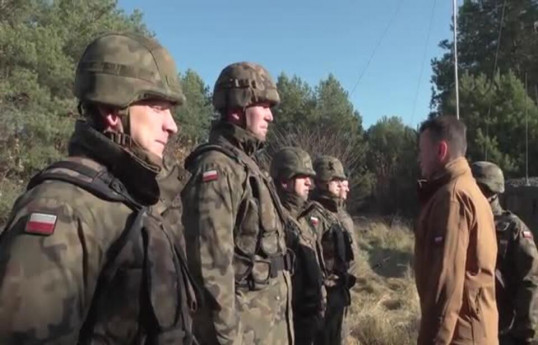 Польские военные разместили военную технику у границы с Брестом-ВИДЕО 