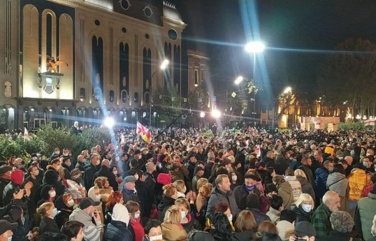 Митинг оппозиции в Батуми против итогов муниципальных выборов завершился мирно