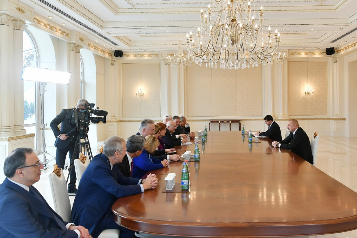 Ильхам Алиев принял сопредседателей и членов правления Международного центра Низами Гянджеви