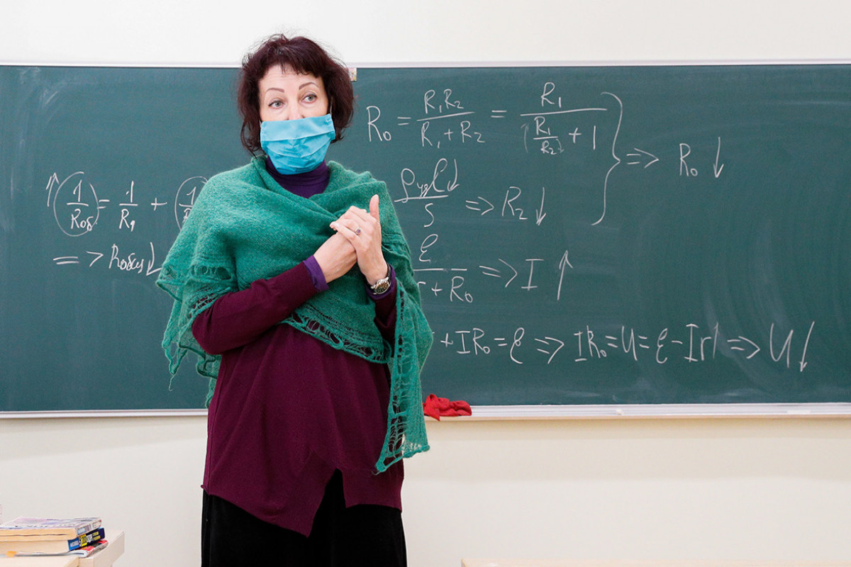 Учителям, заразившимся коронавирусом в Азербайджане, срезают зарплаты? – ОТВЕЧАЕТ МИНОБРАЗОВАНИЯ 