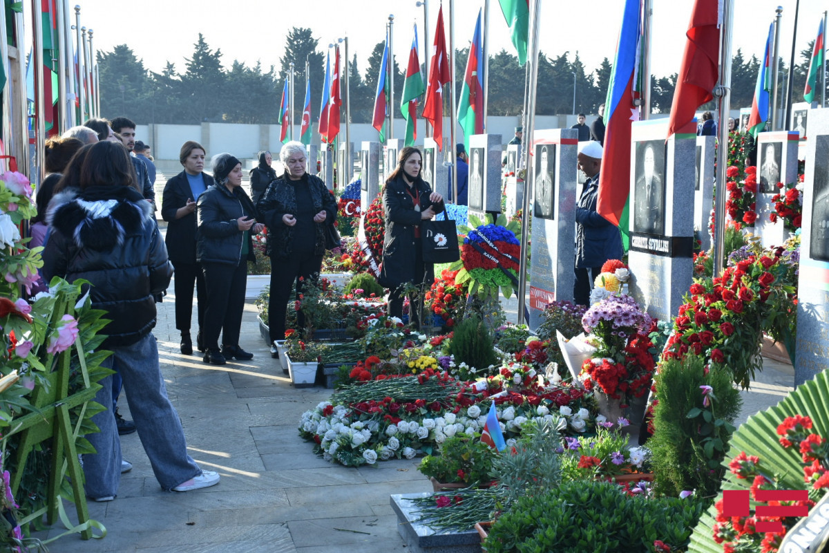 В Азербайджане с глубоким уважением чтят память шехидов Отечественной войны-ФОТО 