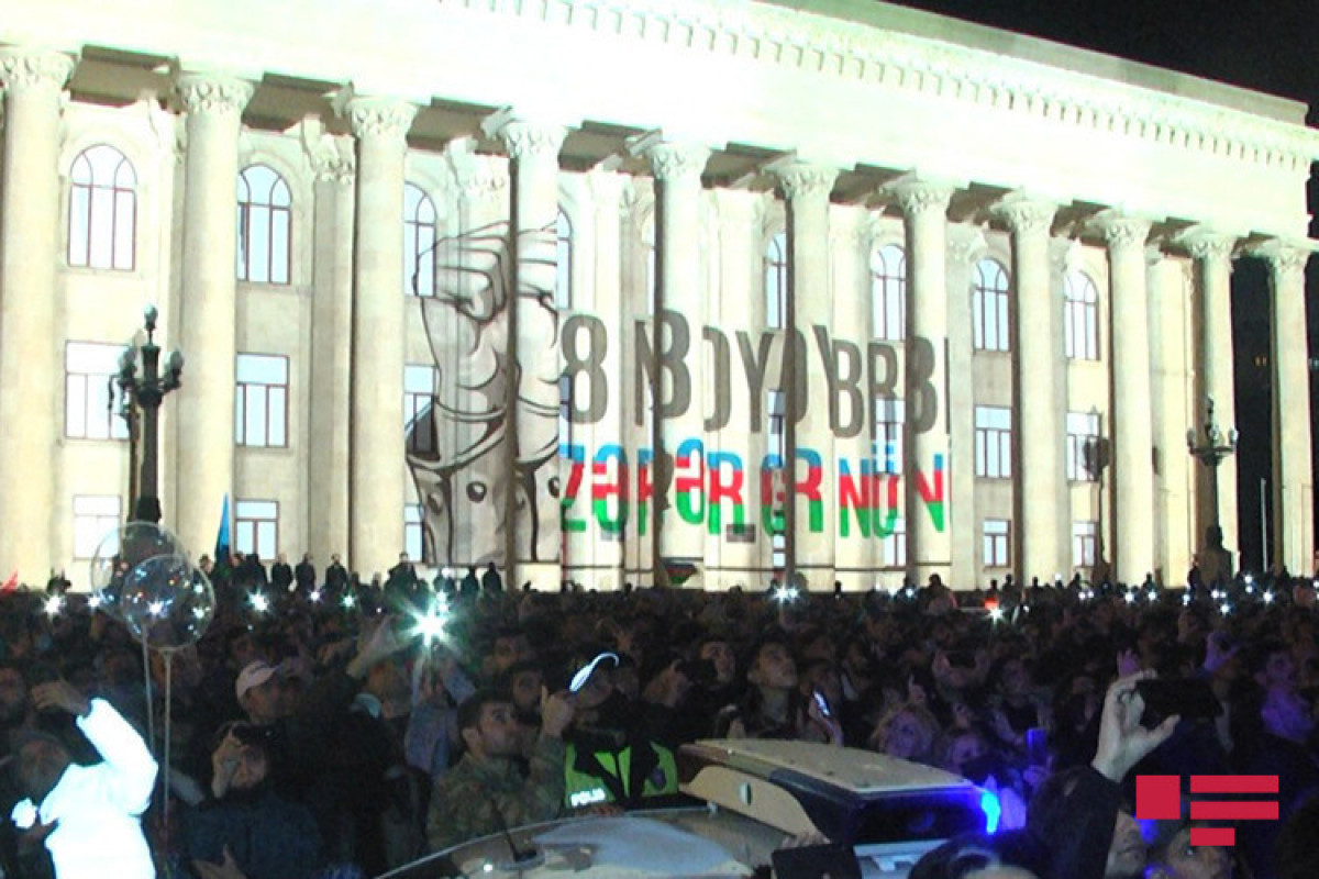 салют в Баку, посвященный Дню Победы
