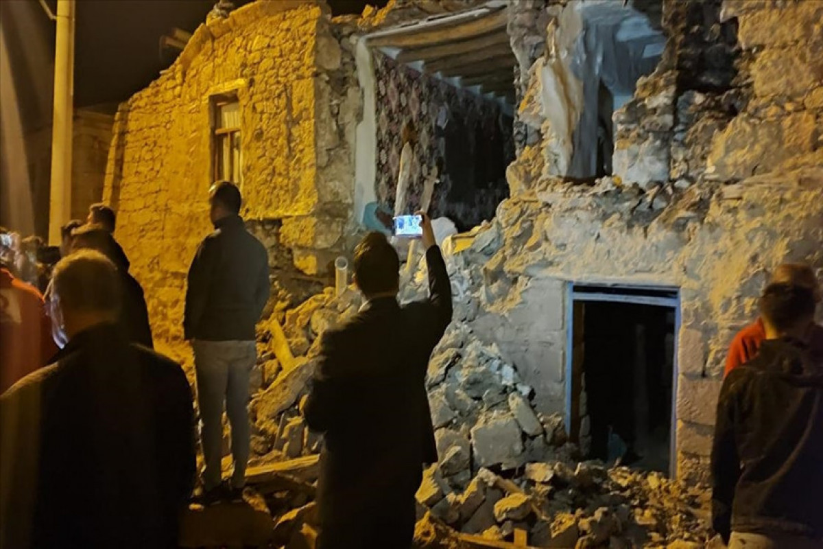 В Турции произошло землетрясение магнитудой 5,1, есть разрушения-ФОТО 