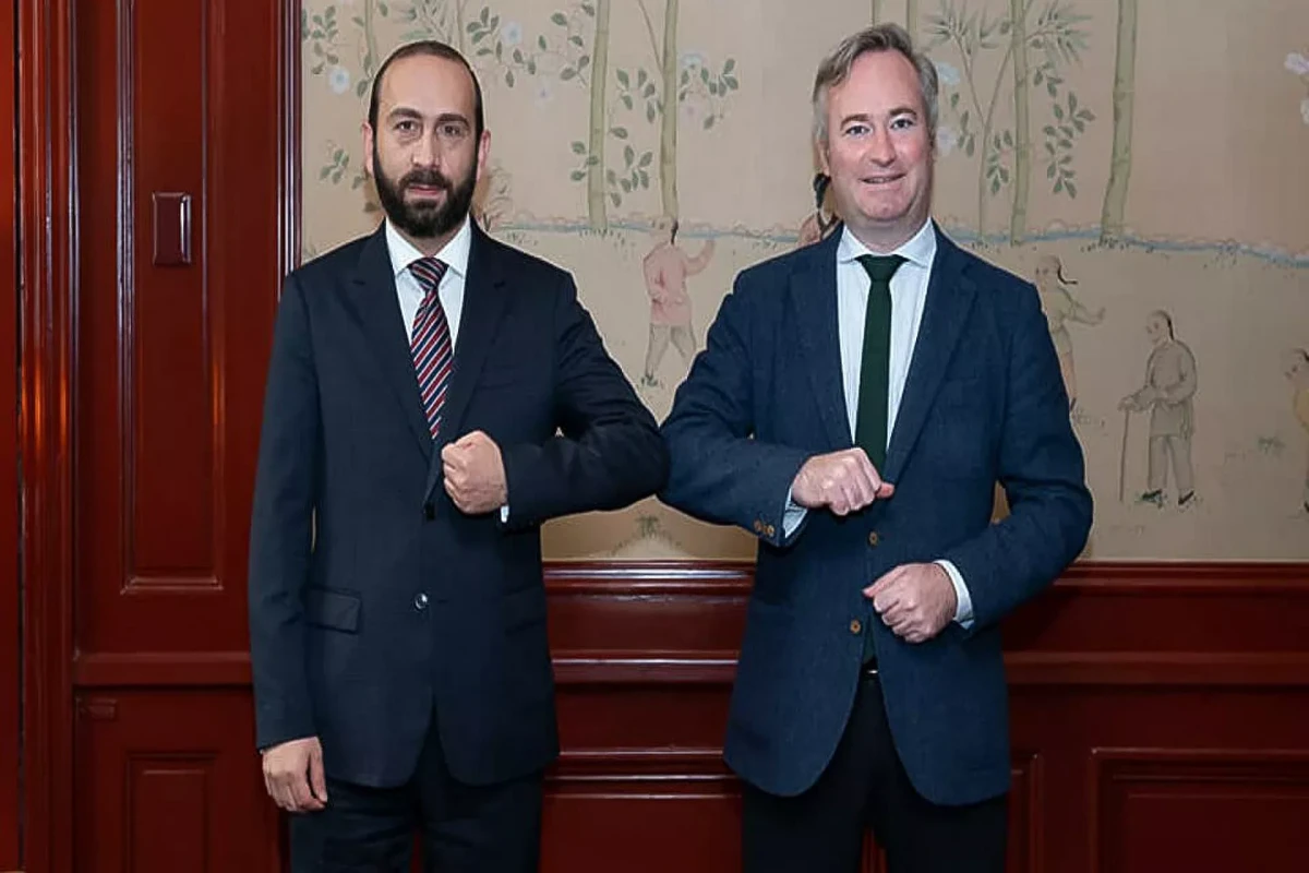 Министр иностранных дел Армении Арарат Мирзоян и государственный секретарь иностранных дел Франции Жан-Батист Лемуан