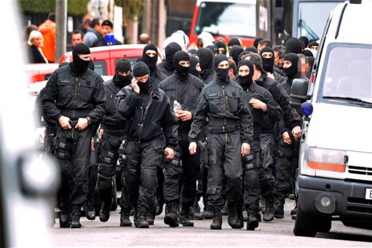 Власти Франции направят 2,2 тыс. полицейских в Гваделупу для поддержания правопорядка