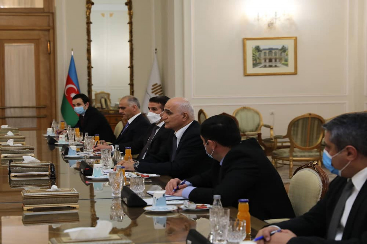 Шахин Мустафаев встретился с министром иностранных дел Ирана-