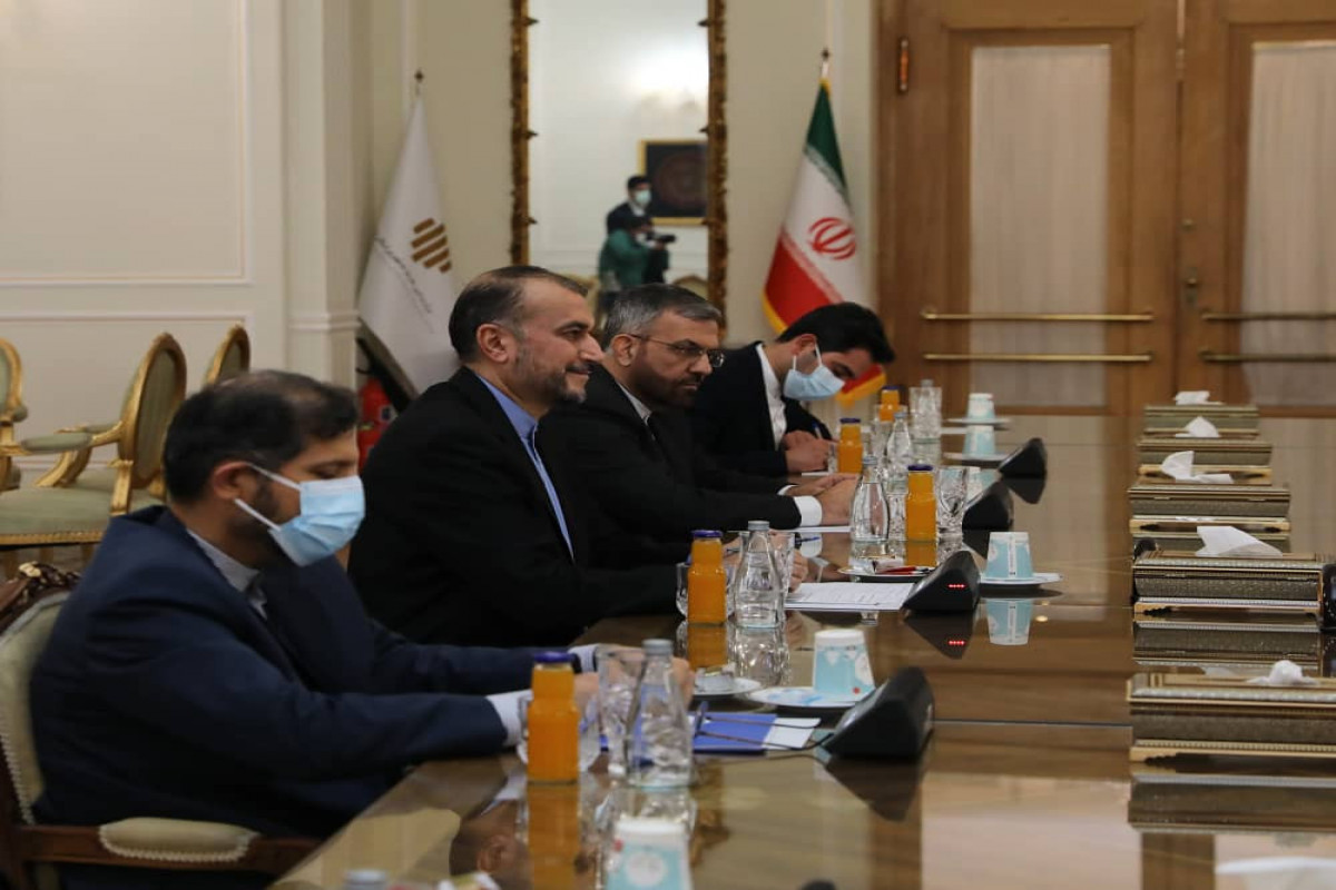 Шахин Мустафаев встретился с министром иностранных дел Ирана-