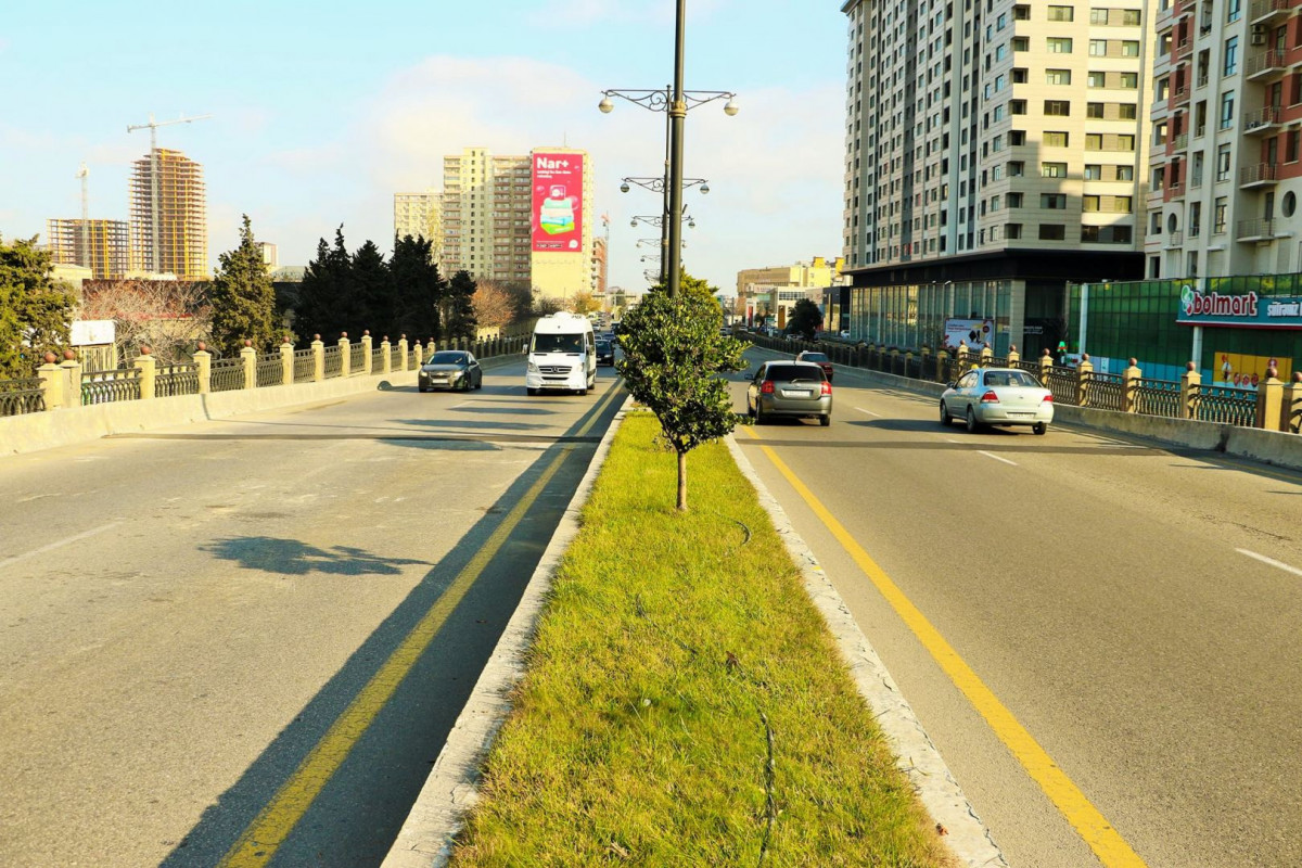 Возобновлено движение автотранспорта на территории одного из районов Баку