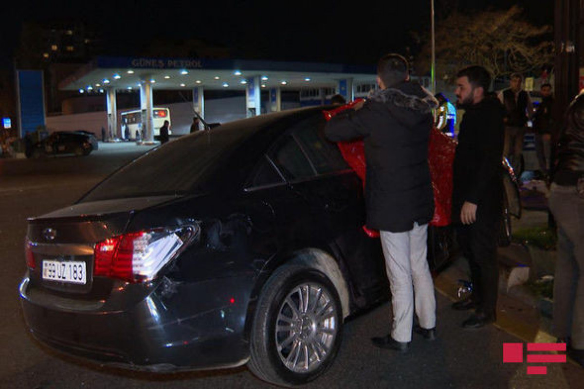 В Баку "трезвый водитель" совершил ДТП, есть пострадавший-ФОТО 