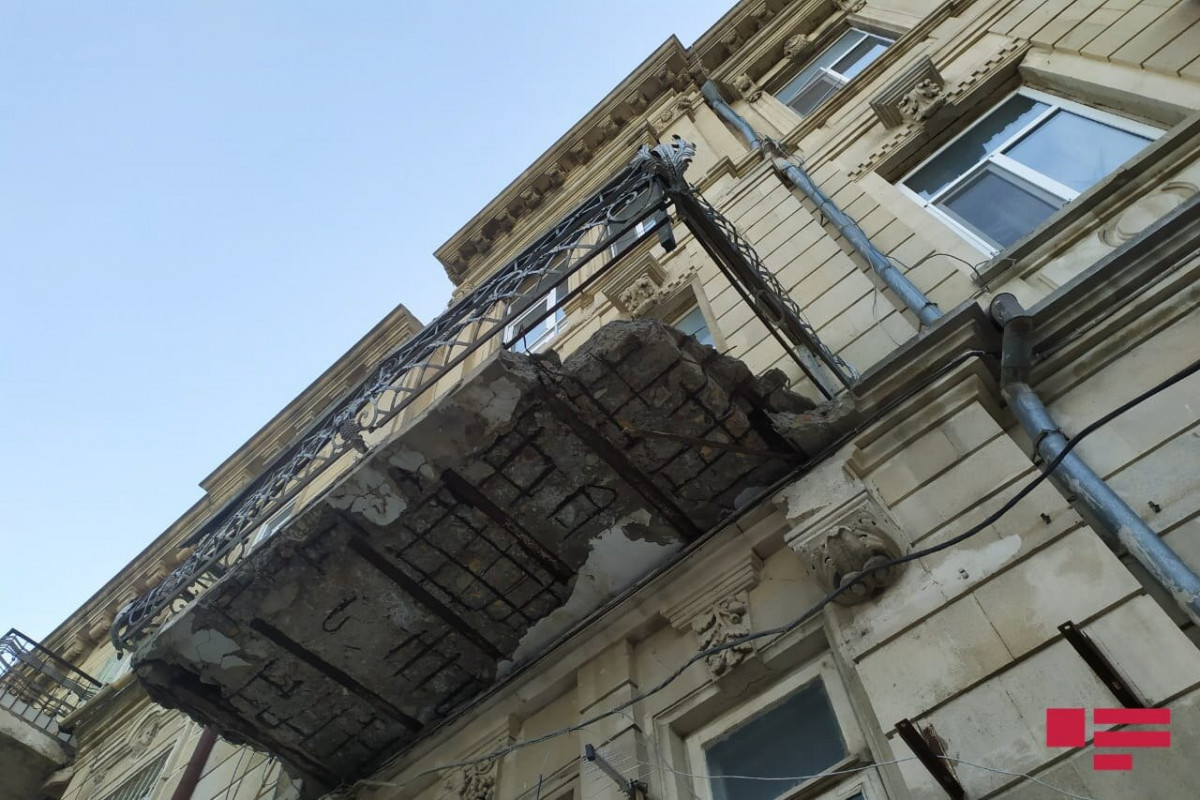 В Баку вам на голову может упасть… балкон – НЕУГОМОННЫЙ ТАМЕРЛАН -ФОТО 