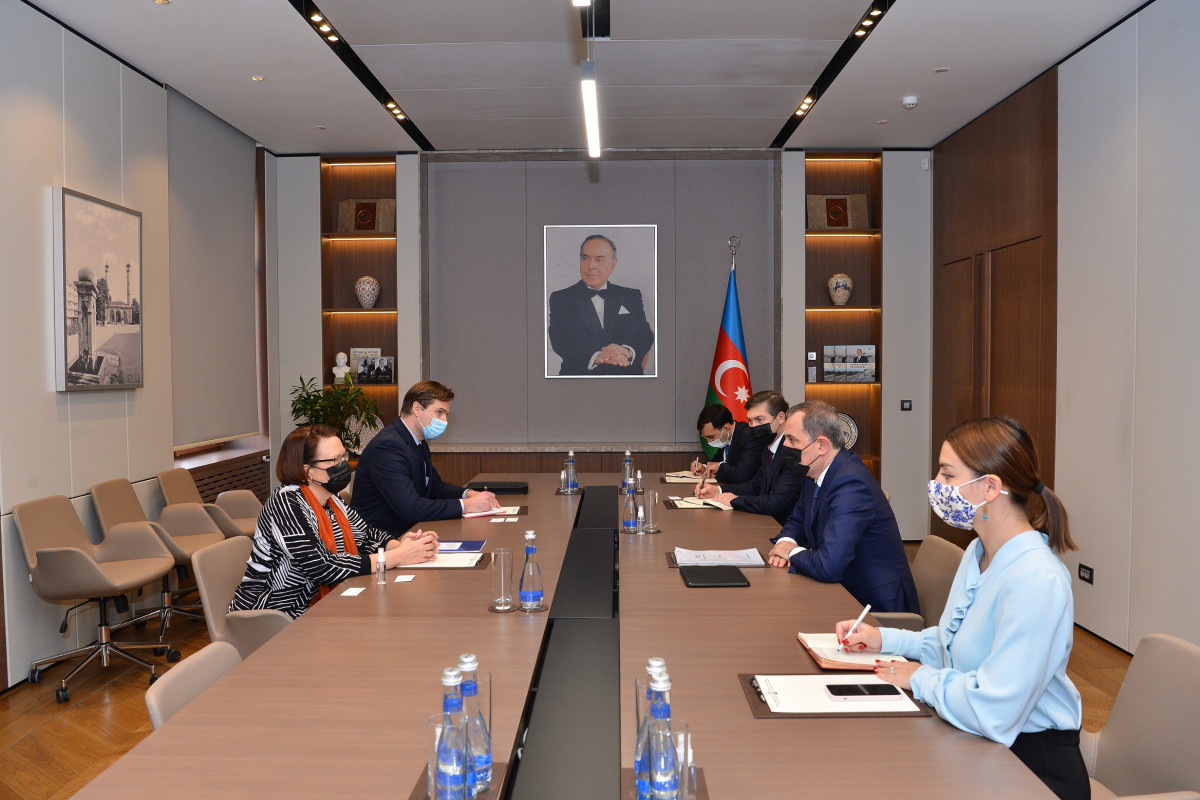 Джейхун Байрамов принял новоназначенного посла Финляндии в Азербайджане