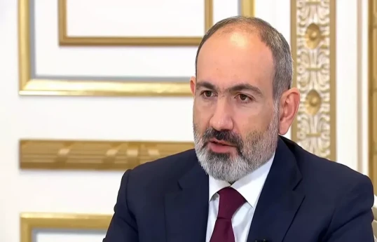 Пашинян отправился в Сочи на встречу с главами Азербайджана и России