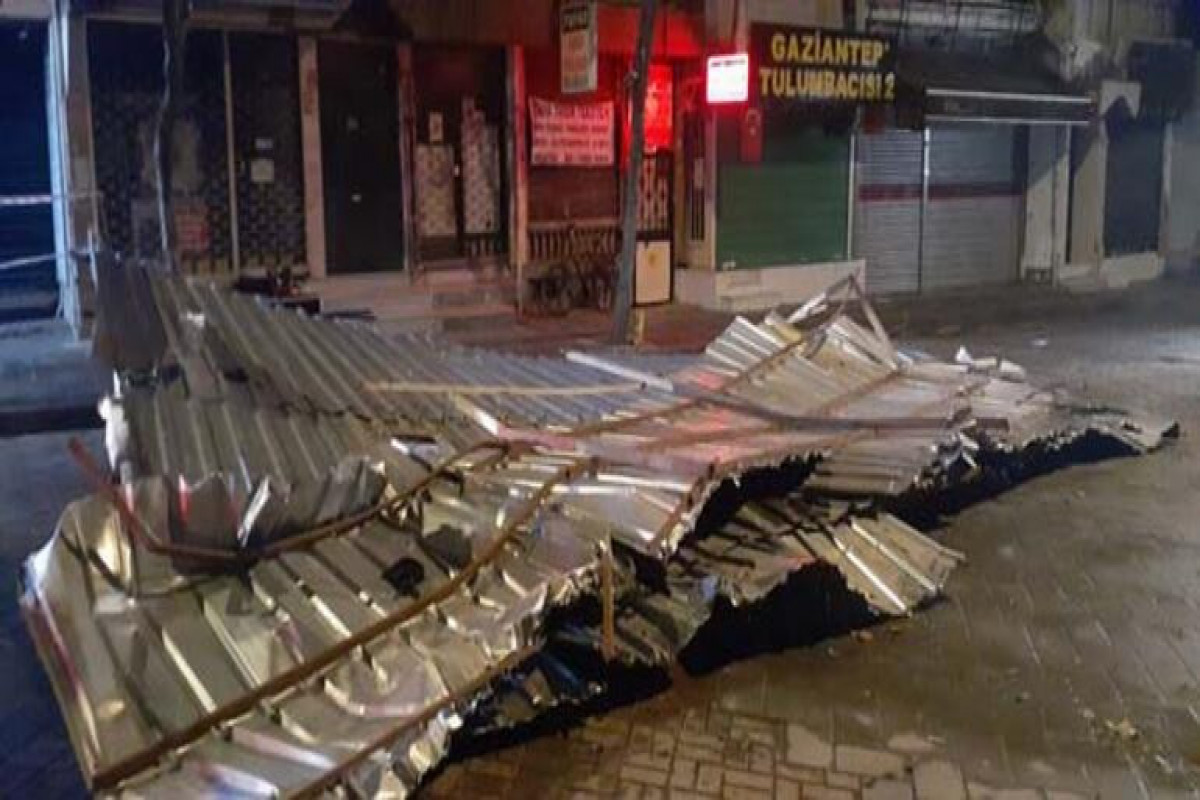 В Стамбуле выросло количество погибших из-за ураганного ветра-ОБНОВЛЕНО 