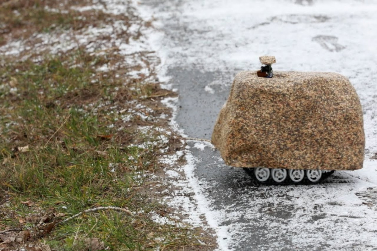 В России создан робот-разведчик, маскирующийся под камень-ВИДЕО 