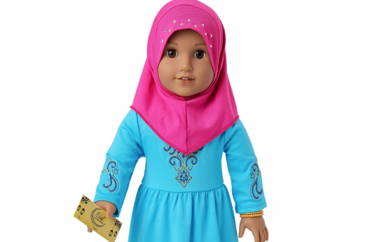 Популярный бренд игрушек American Girl одел кукол в хиджаб-ФОТО 