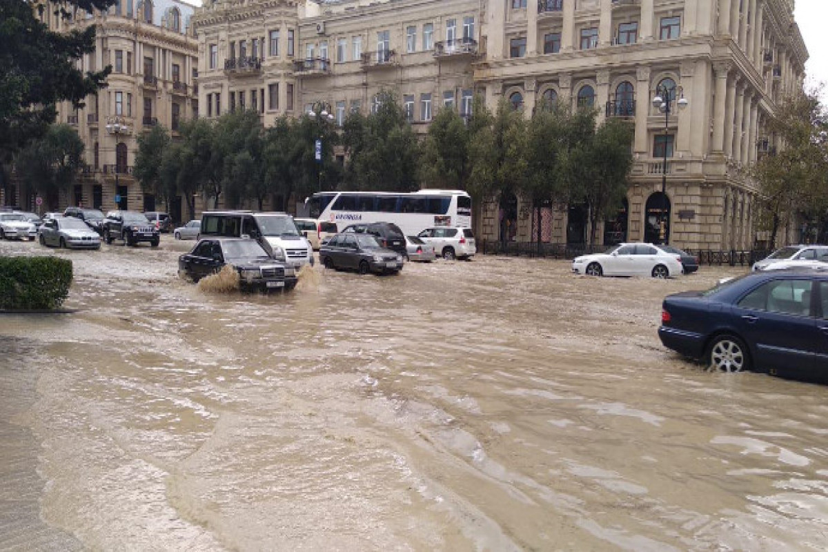 дожди в Баку