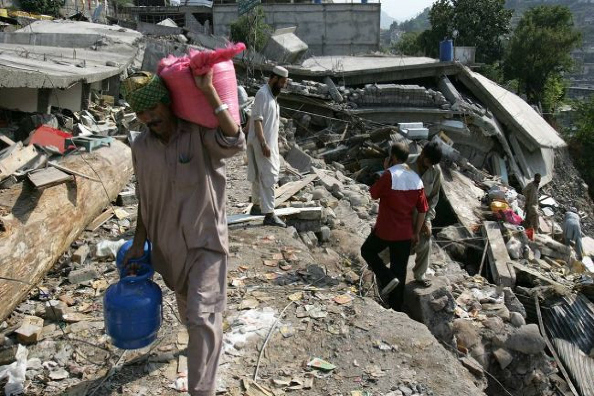 При землетрясении в Пакистане погибли не менее 20 человек, 300 пострадали-ОБНОВЛЕНО 